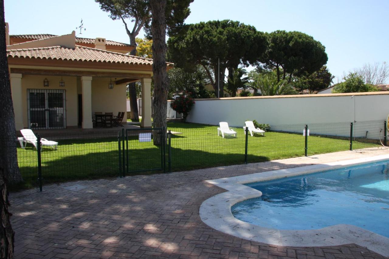 Moderno Y Amplio Chalet, Con Piscina Privada Chiclana de la Frontera Exterior photo