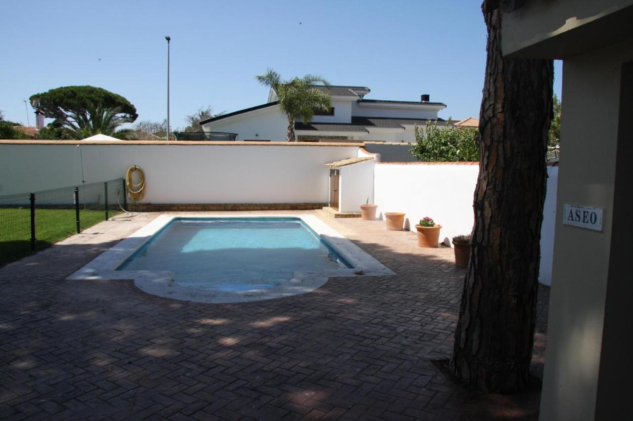 Moderno Y Amplio Chalet, Con Piscina Privada Chiclana de la Frontera Exterior photo
