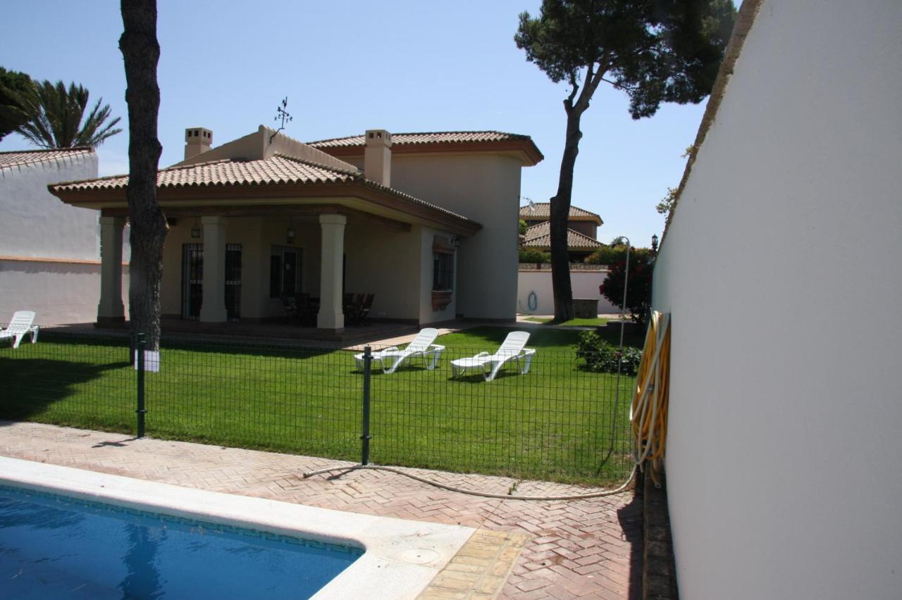 Moderno Y Amplio Chalet, Con Piscina Privada Chiclana de la Frontera Exterior photo